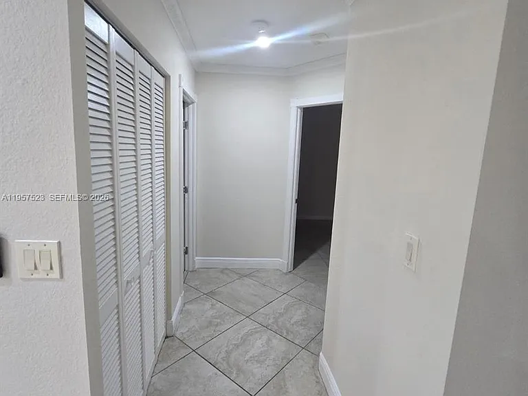 5151 W Oakland Park Blvd #303 — Photo 25