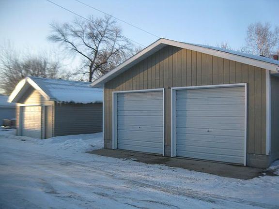 Detached Garage