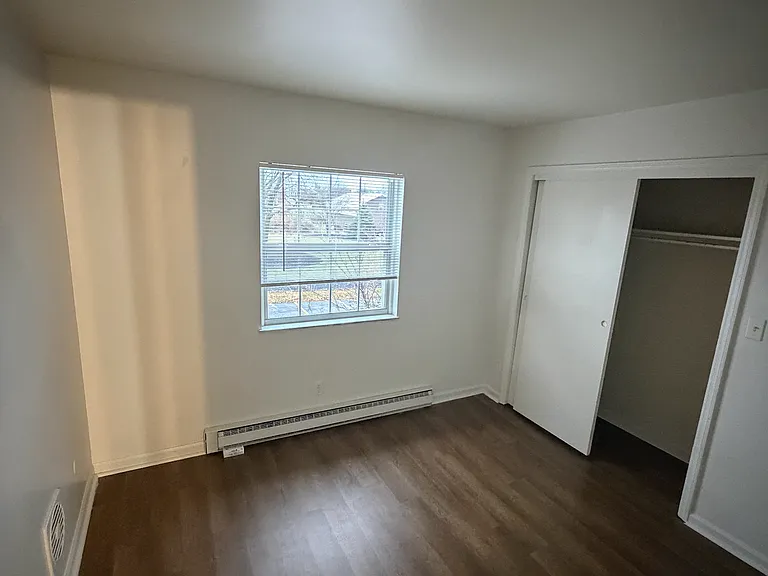 East Pointe Apartments — Photo 8