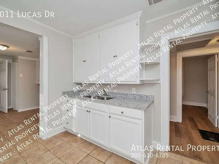 2011 Lucas Dr — Photo 13