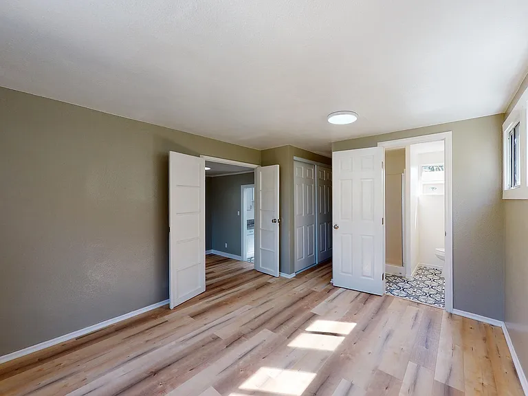 1532 Scott Ave — Photo 22