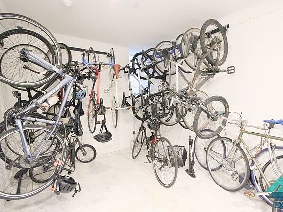 5th image of 473 Park Pl #1AA