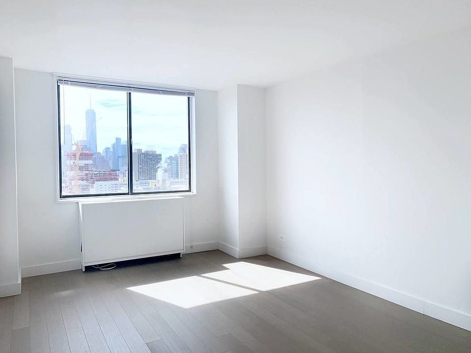 1st image of 300 Mercer St APT 26h