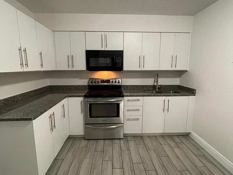 204 6th Jpv St — Photo 14