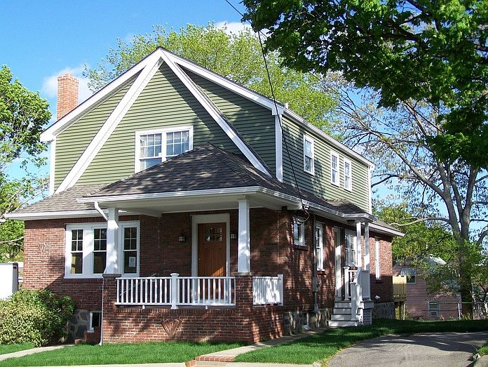 2nd image of 85 Lasell St