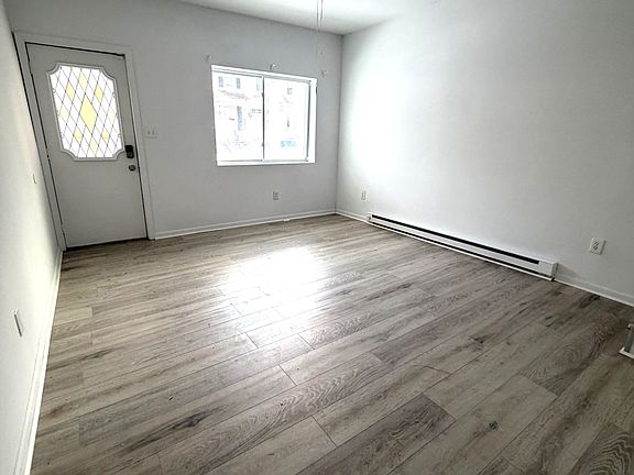 3rd image of 410 Scott St