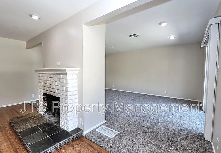 6565 S Land Park Dr — Photo 14
