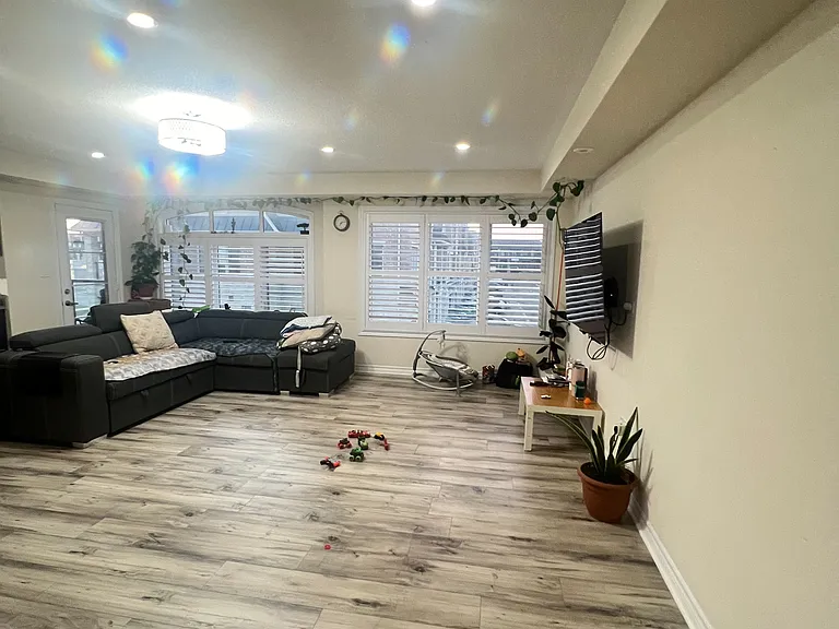 200 Veterans Dr E #100 — Photo 21