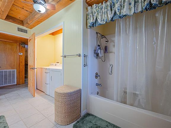 4th image of 57 Portia Ave