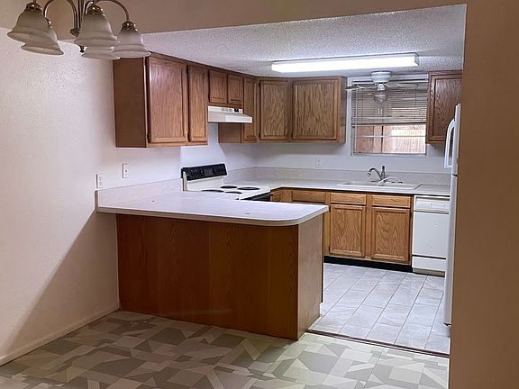 4th image of 1303 N Canal St APT 21
