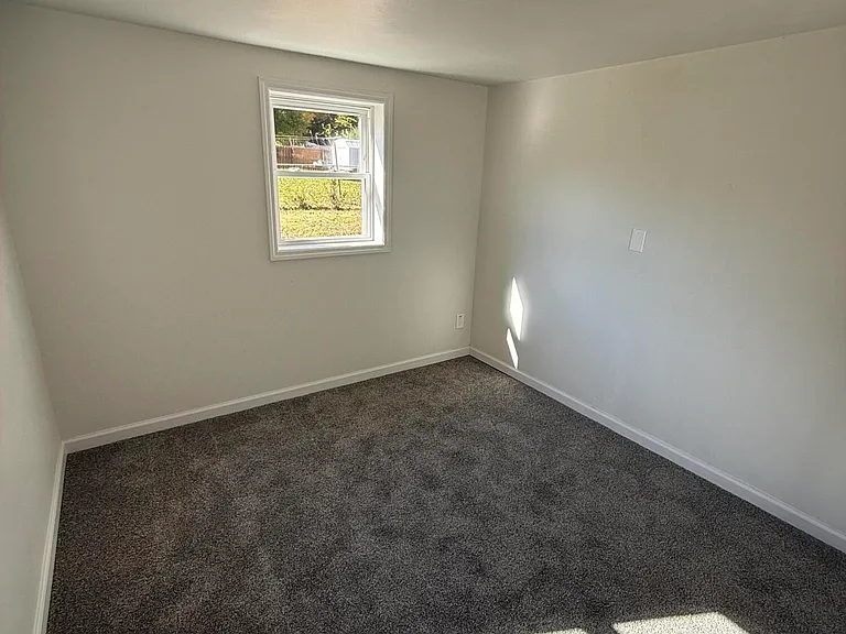 2608 Dorchester Dr NW — Photo 6