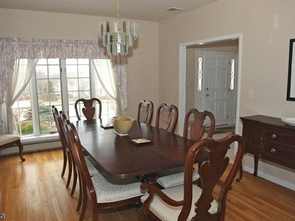 4th image of 1 Cecilia Ct