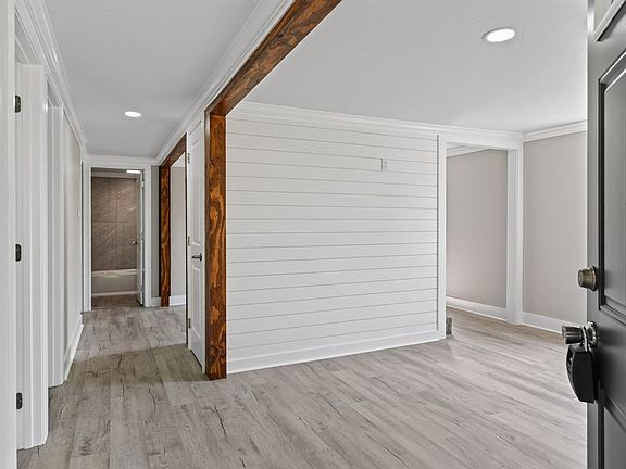 4th image of 127 Cox St