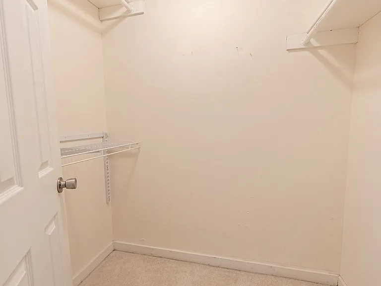 1001 Echo Ln — Photo 17