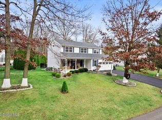 1885 Hexam Rd W, Niskayuna, NY 12309