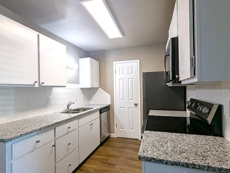 Troy Terrace Apartments — Photo 4
