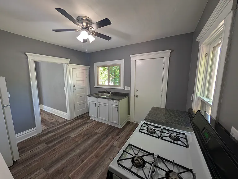 115 S Commonwealth Ave #1 — Photo 11