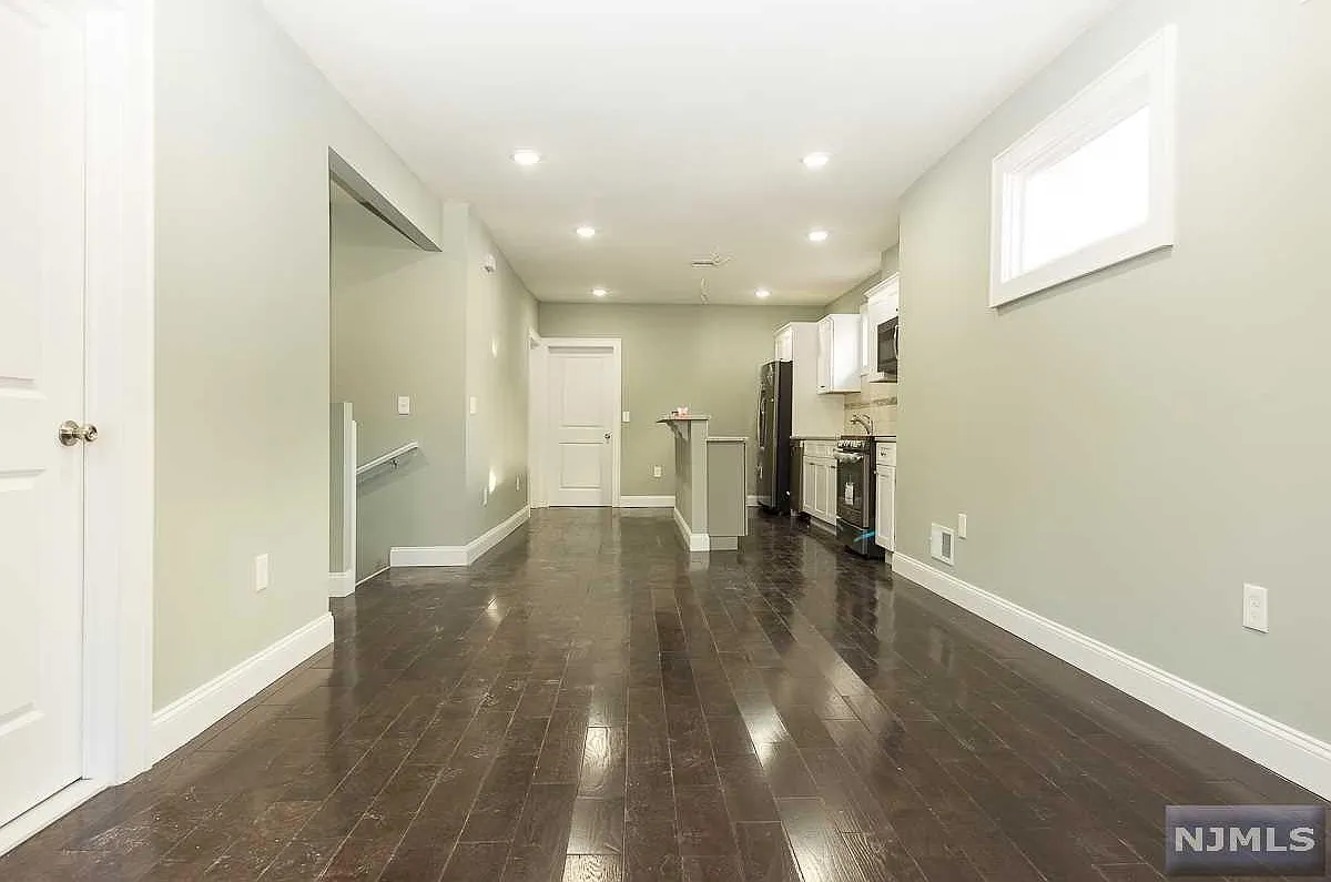 2 bed, 2.5 bath, 1200 sqft, $3,000 — Photo 1