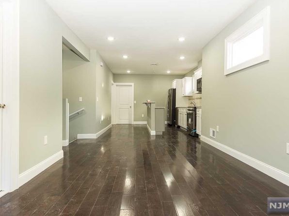 18 Van Cortland Pl Floor 1