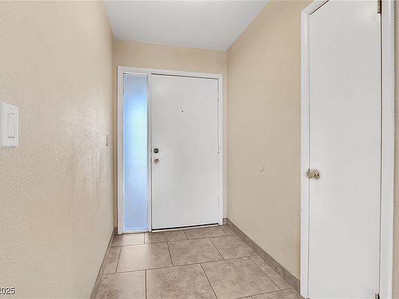5th image of 1716 Battle Creek Cir