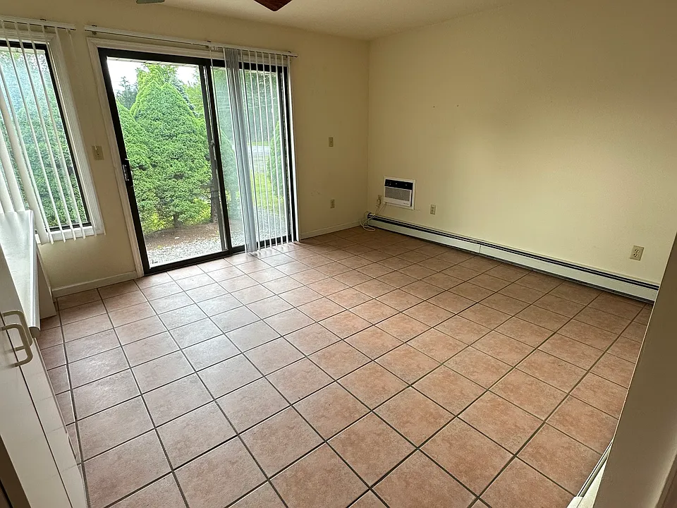6 Allhusen Rd #1B