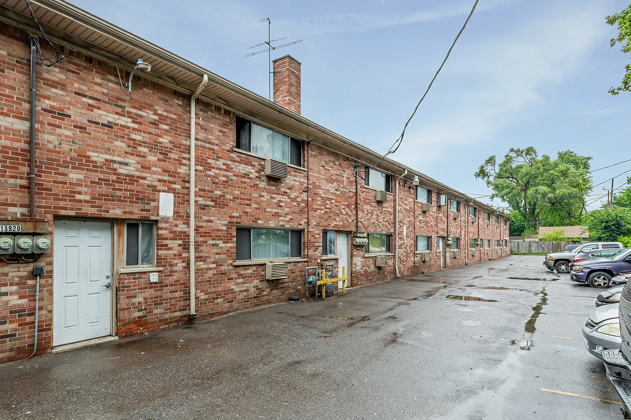 13910-60 Southfield — Photo 4