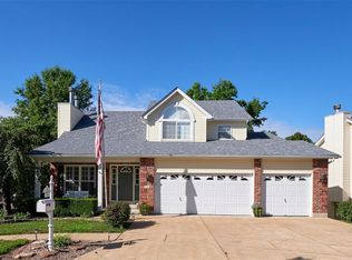 510 Winter Garden Dr, Fenton, MO