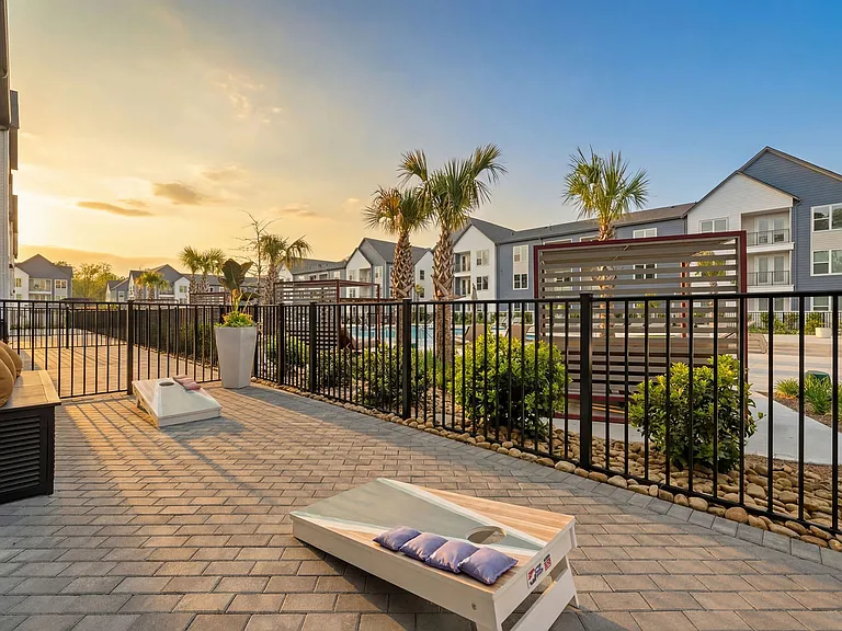 Expansive ground floor apartment patio
