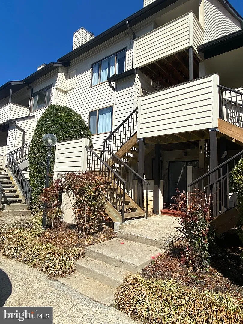 9712 Hellingly Pl #209 photo 1
