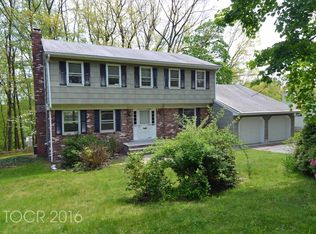 51 Laura Ln, Park Ridge, NJ 07656