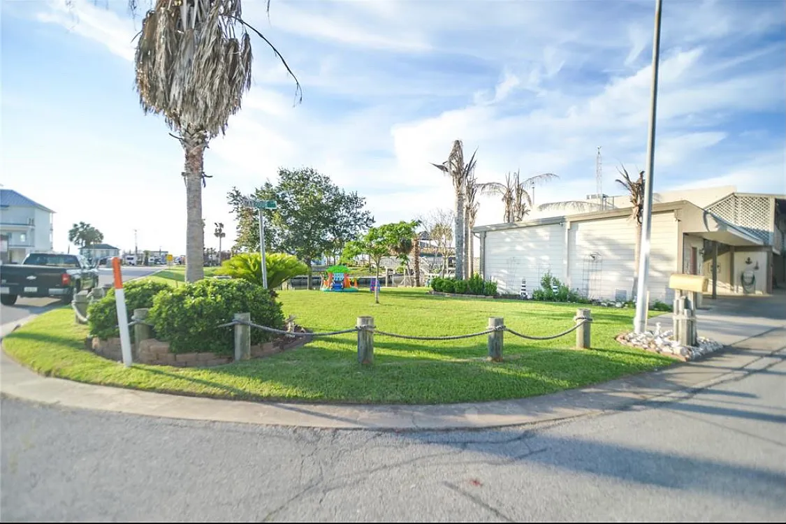 2 bed, 1250 sqft, $1,895 — Photo 3