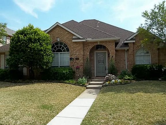 2nd image of 1431 Charlotte Way