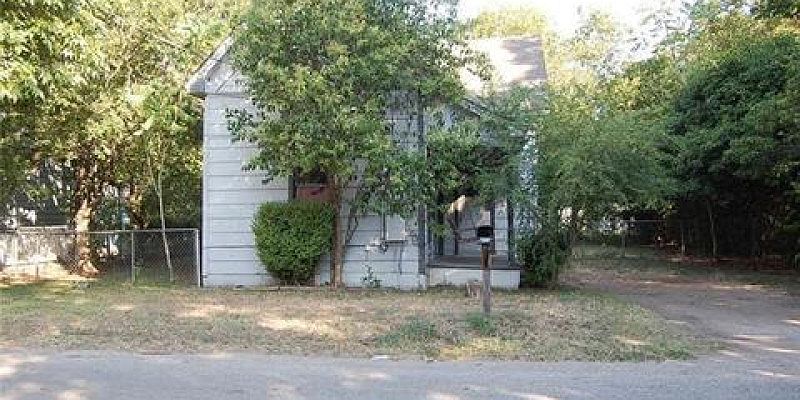 2nd image of 106 Monroe St