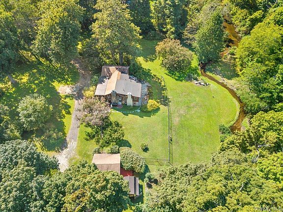 2nd image of 291 Peekskill Hollow Road