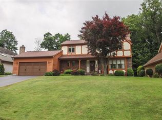 128 Kaywood Dr, Rochester, NY 14626