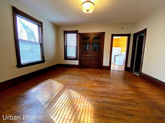 5th image of 719 Livingston Ave NE #1