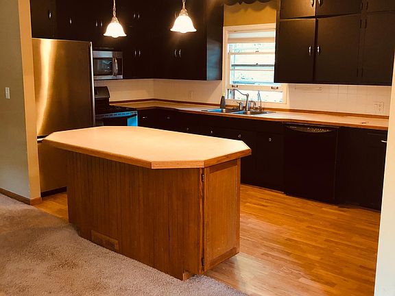 Kitchen with center island