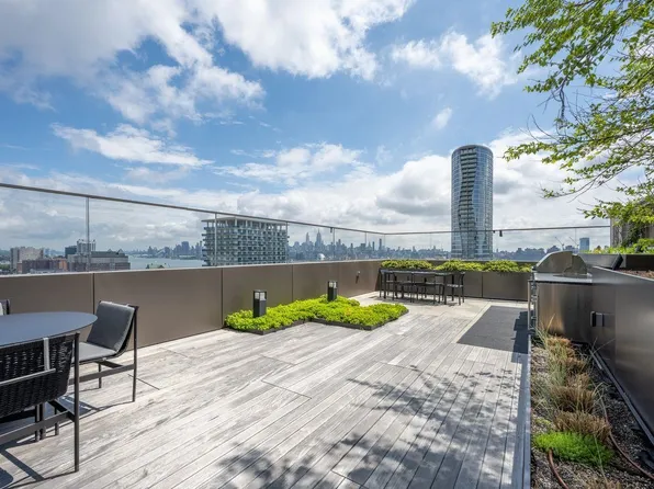 75 Park Lane South image 21 of 50