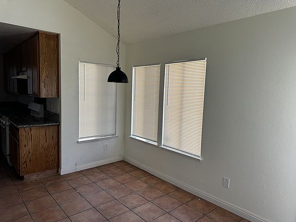 4th image of 16280 Jasmine St