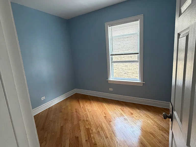 3918 N Kedzie Ave #2 — Photo 2