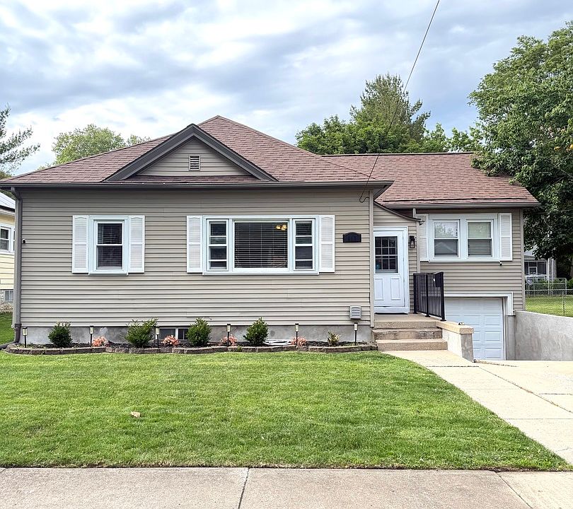 1st image of 613 W Henry St