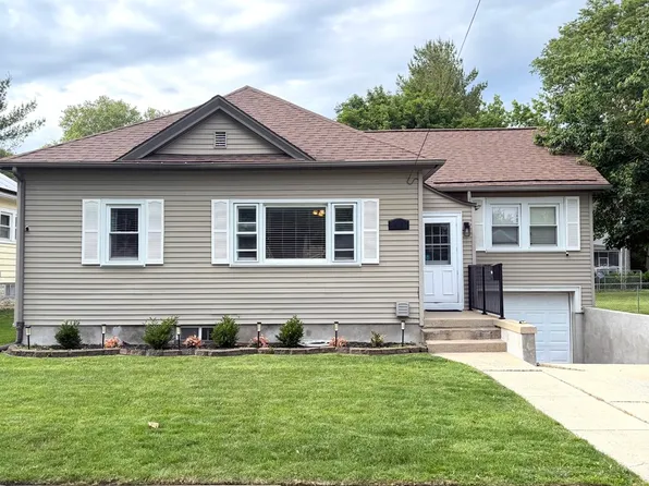613 W Henry St, Pontiac, IL 61764
