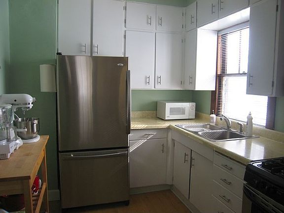 4th image of 632 Asbury St