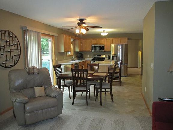 5th image of 8082 Greenbriar Ln