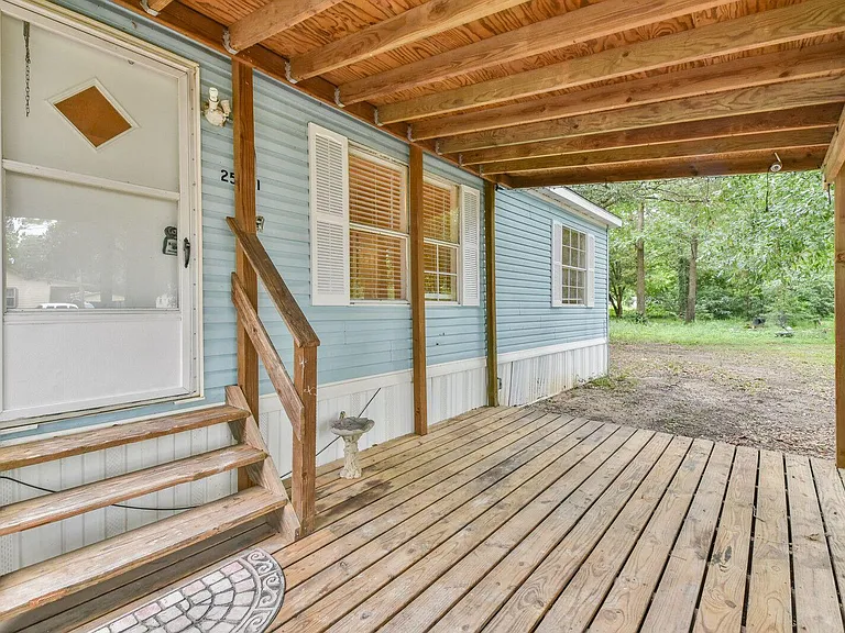 25051 Twin Oaks Dr — Photo 1