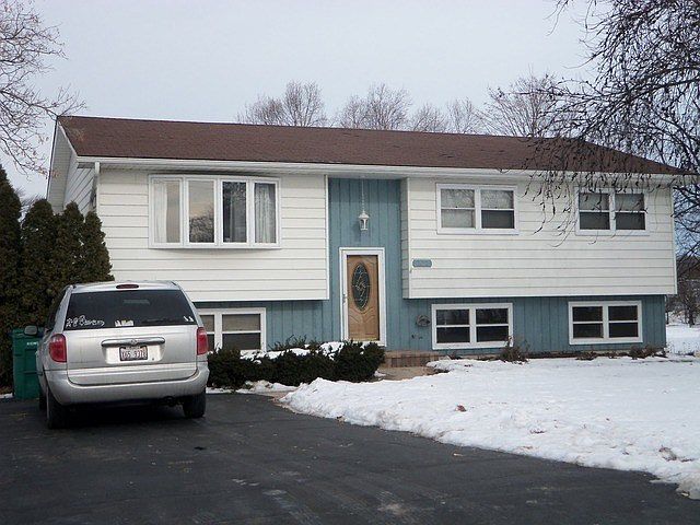 1st image of 202 Villa Ave