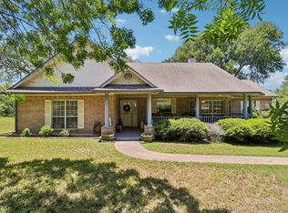 241 Laura Ln, Bastrop, TX 78602