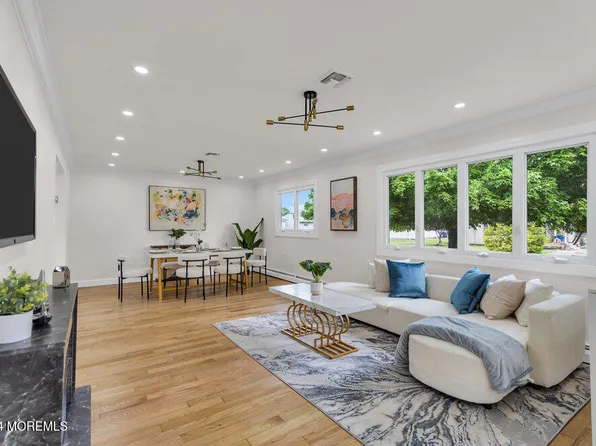 95 Scarborough Place, Toms River, NJ 08757