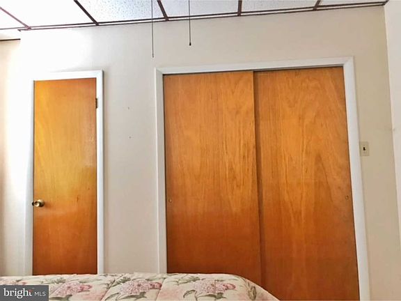 4th image of 1027 Cantrell St