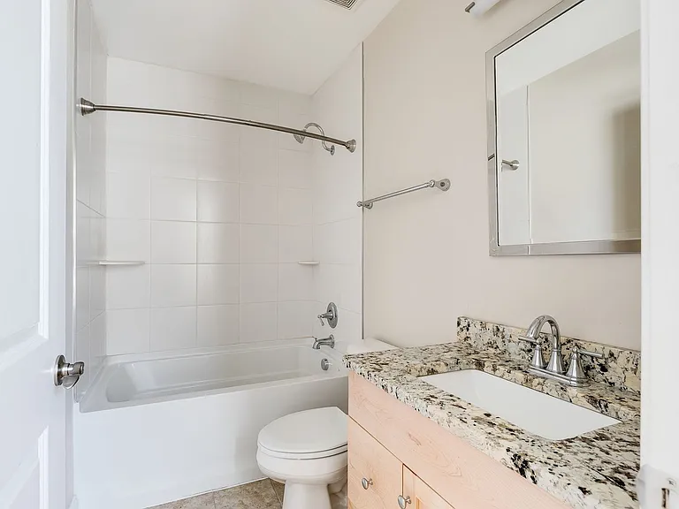 1710 E Franklin St — Photo 19